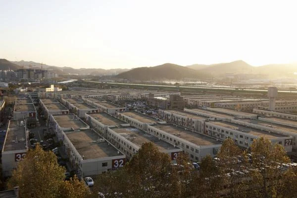 Late light over Siheung distribution market